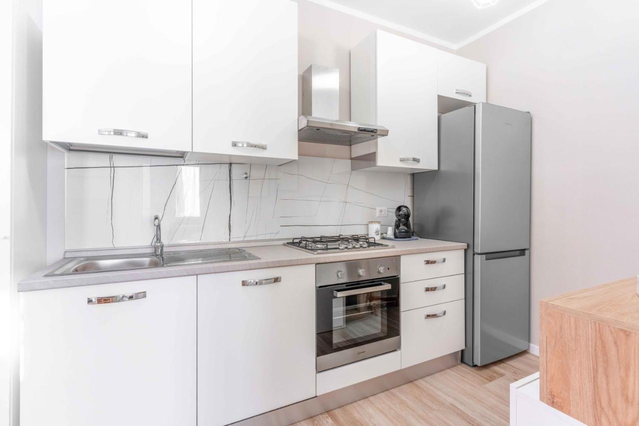 Bo13 -Crescenzago- Bright - Wifi - Elegant Apartment Милано Екстериор снимка