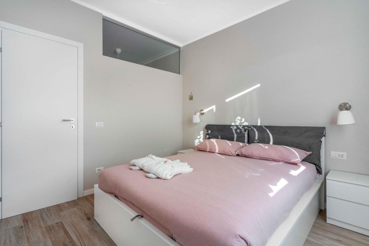 Bo13 -Crescenzago- Bright - Wifi - Elegant Apartment Милано Екстериор снимка